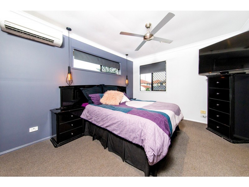 32 Reynolds Street, Carindale QLD 4152