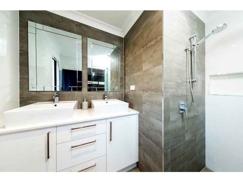 32 Reynolds Street, Carindale QLD 4152