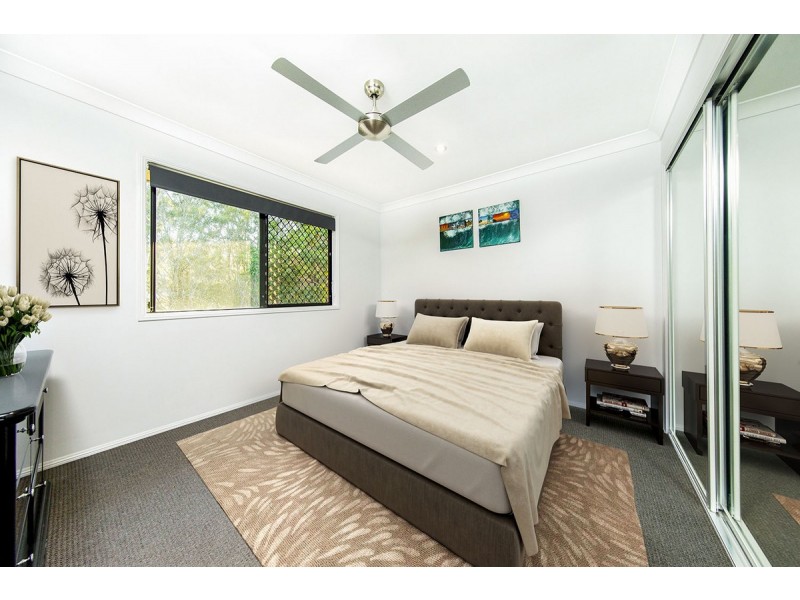 32 Reynolds Street, Carindale QLD 4152