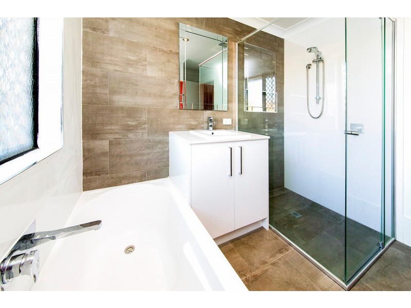 32 Reynolds Street, Carindale QLD 4152