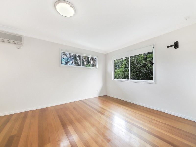 1 Jade Street, Camp Hill QLD 4152