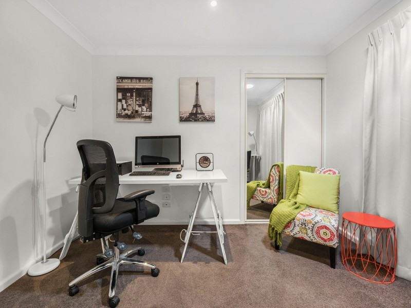 15 Moncrief Road, Cannon Hill QLD 4170