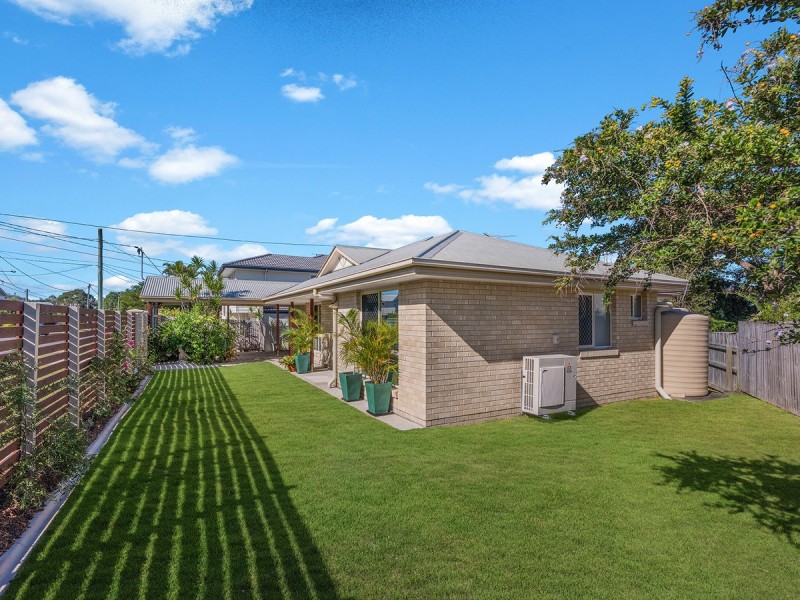 15 Moncrief Road, Cannon Hill QLD 4170