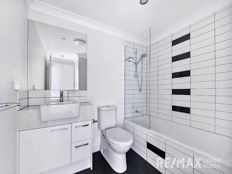 2/36 Cambridge Street, Carina Heights QLD 4152