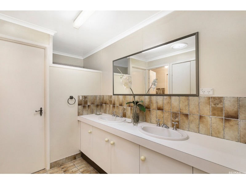 50 Sherborne Street, Carindale QLD 4152