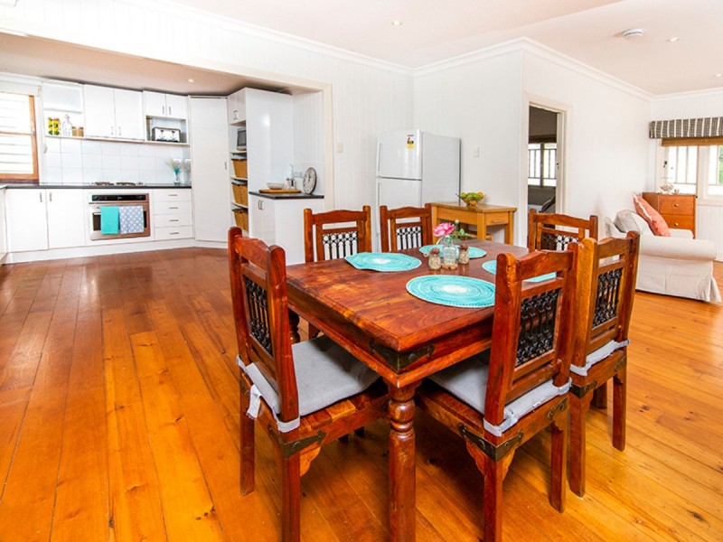 253 Nursery Road, Holland Park QLD 4121