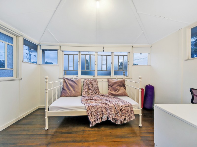 253 Nursery Road, Holland Park QLD 4121