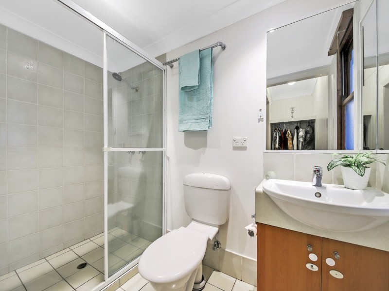 253 Nursery Road, Holland Park QLD 4121