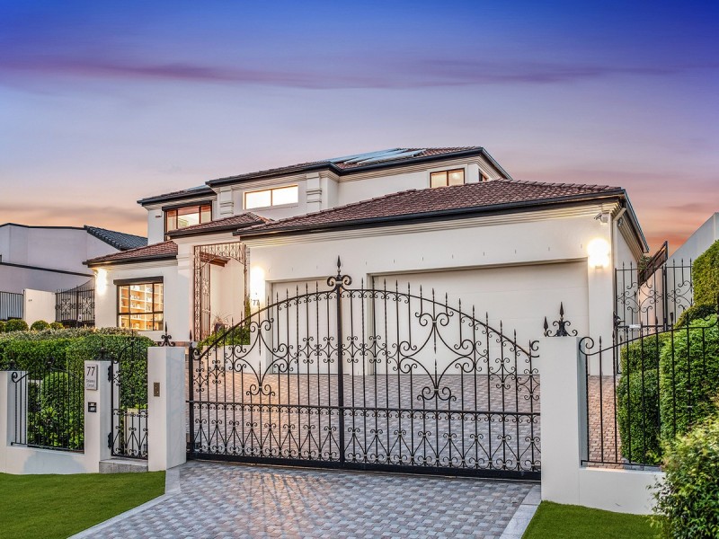 77 Delaney Circuit, Carindale QLD 4152