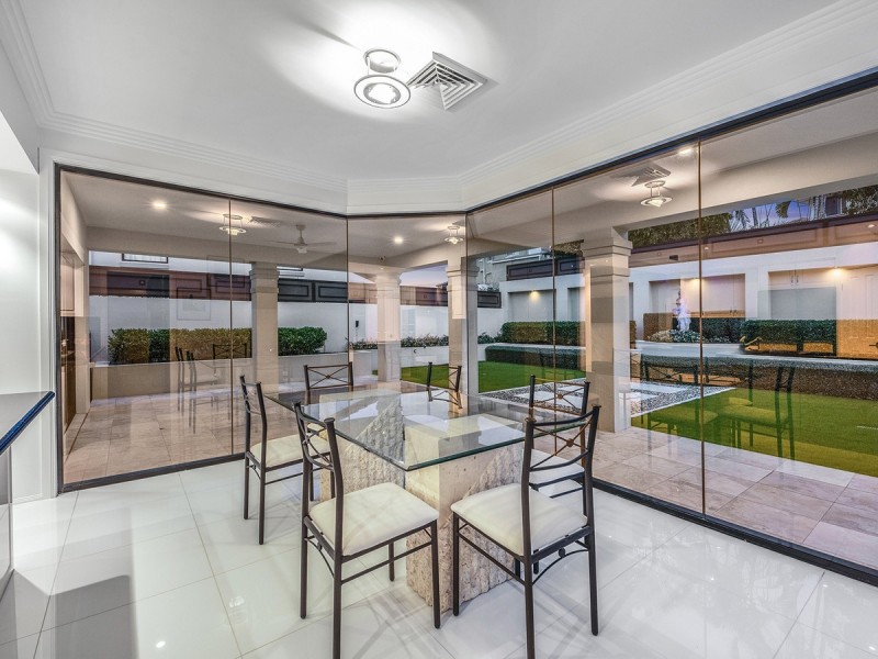 77 Delaney Circuit, Carindale QLD 4152