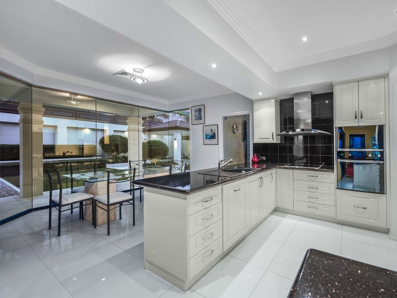 77 Delaney Circuit, Carindale QLD 4152