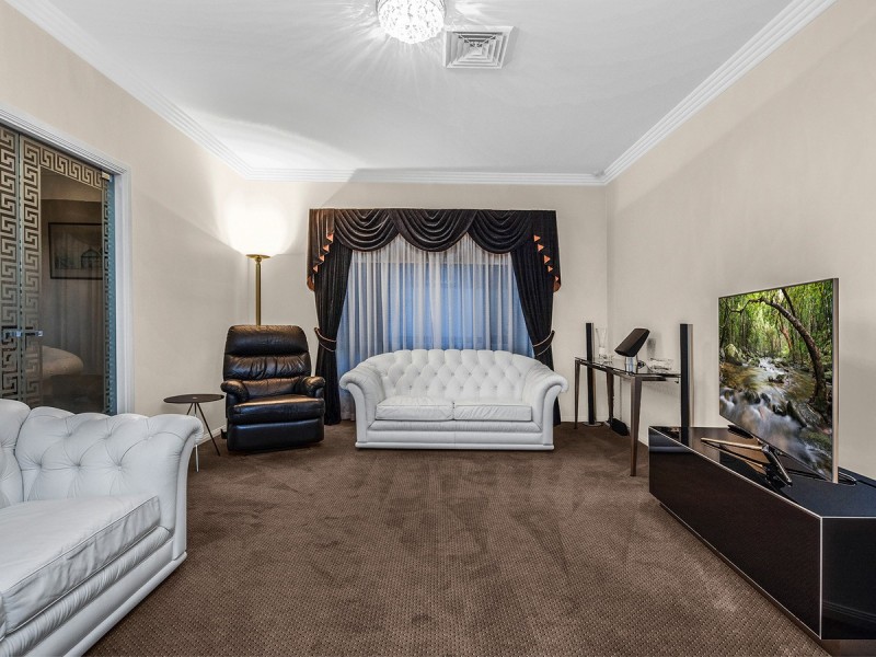 77 Delaney Circuit, Carindale QLD 4152