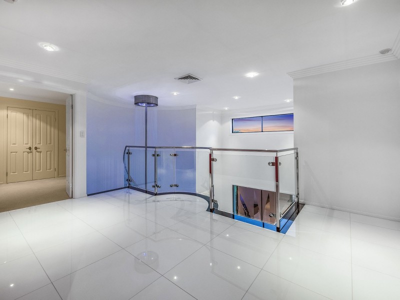 77 Delaney Circuit, Carindale QLD 4152