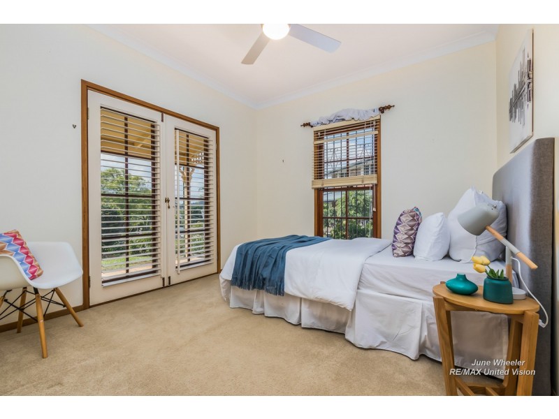 31 Breadalbane Street, Carindale QLD 4152