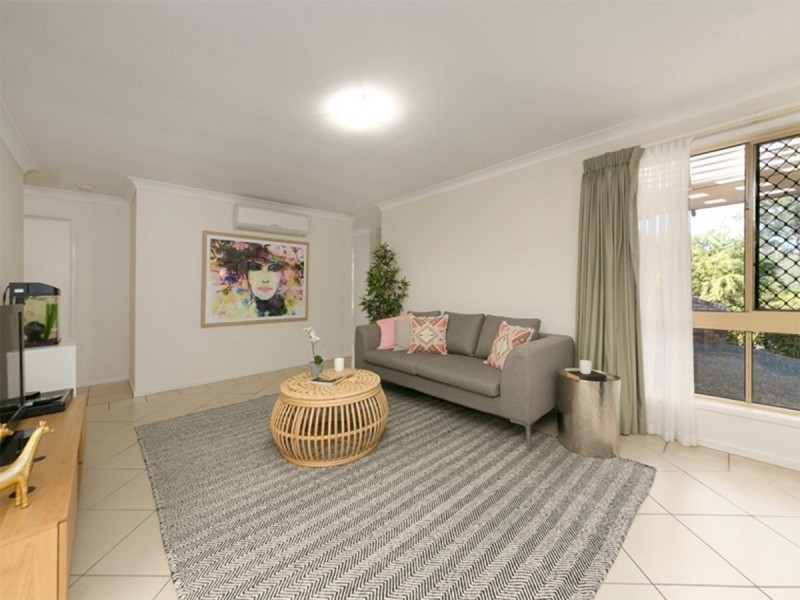 8 Olivia Drive, Carina Heights QLD 4152