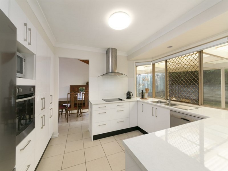 8 Olivia Drive, Carina Heights QLD 4152