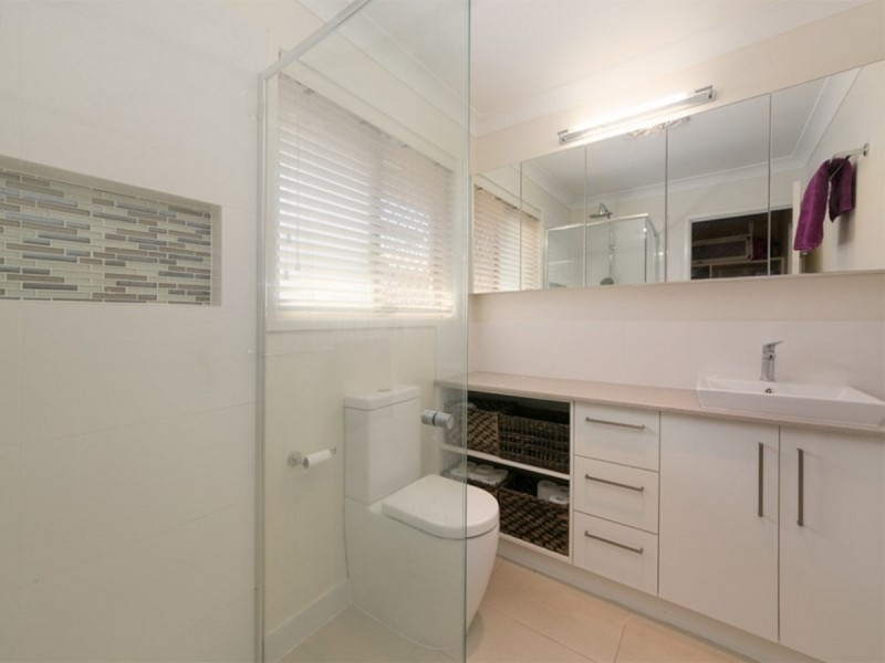 8 Olivia Drive, Carina Heights QLD 4152