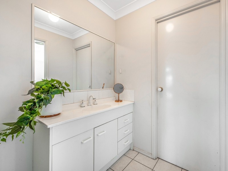 84 Silky Oak Crescent, Carindale QLD 4152