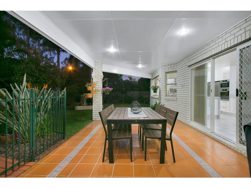 12 Homewood Place, Carindale QLD 4152