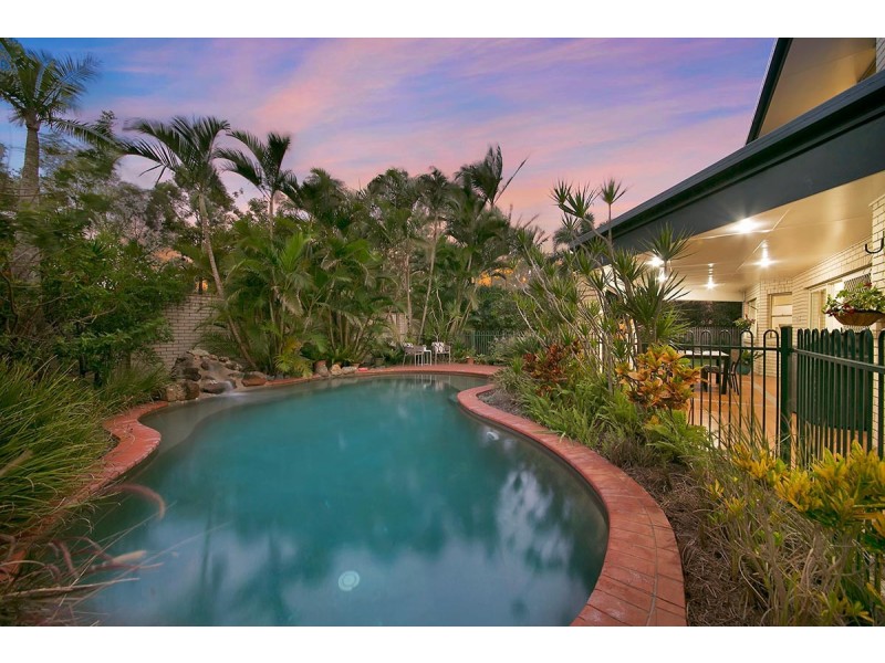 12 Homewood Place, Carindale QLD 4152