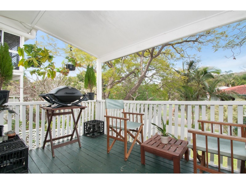 77 Renton Street, Camp Hill QLD 4152