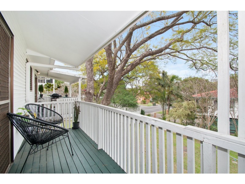 77 Renton Street, Camp Hill QLD 4152