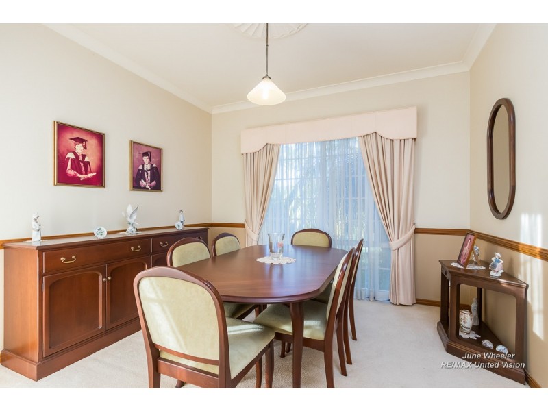 20 Oakmont Street, Carindale QLD 4152