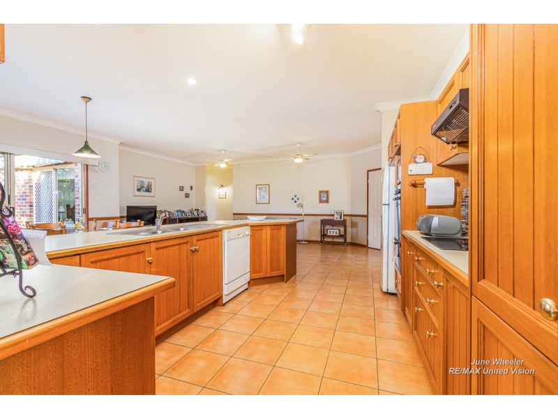 20 Oakmont Street, Carindale QLD 4152