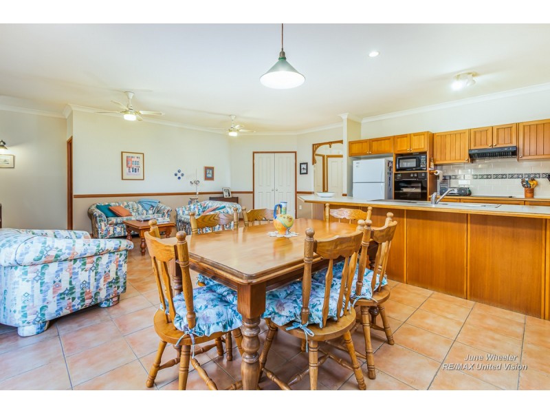 20 Oakmont Street, Carindale QLD 4152