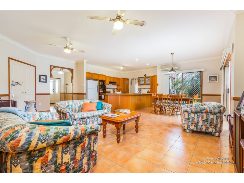 20 Oakmont Street, Carindale QLD 4152