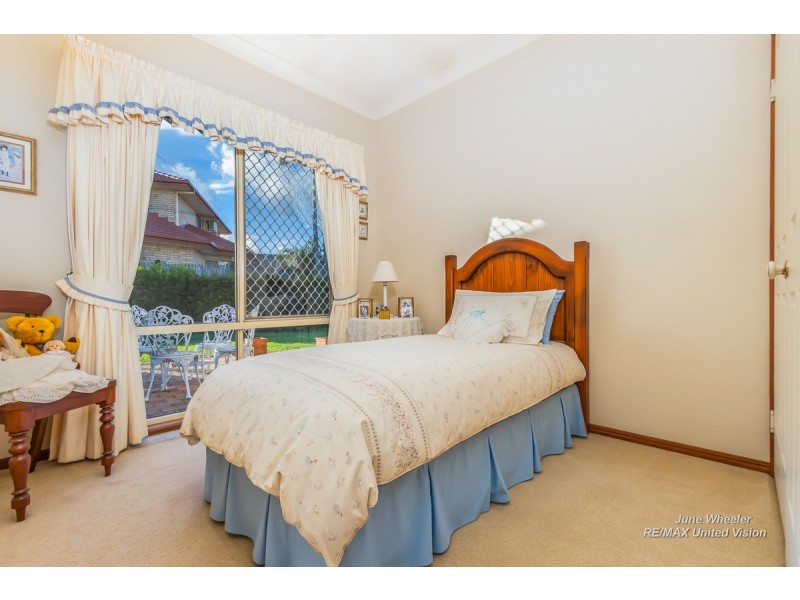 20 Oakmont Street, Carindale QLD 4152