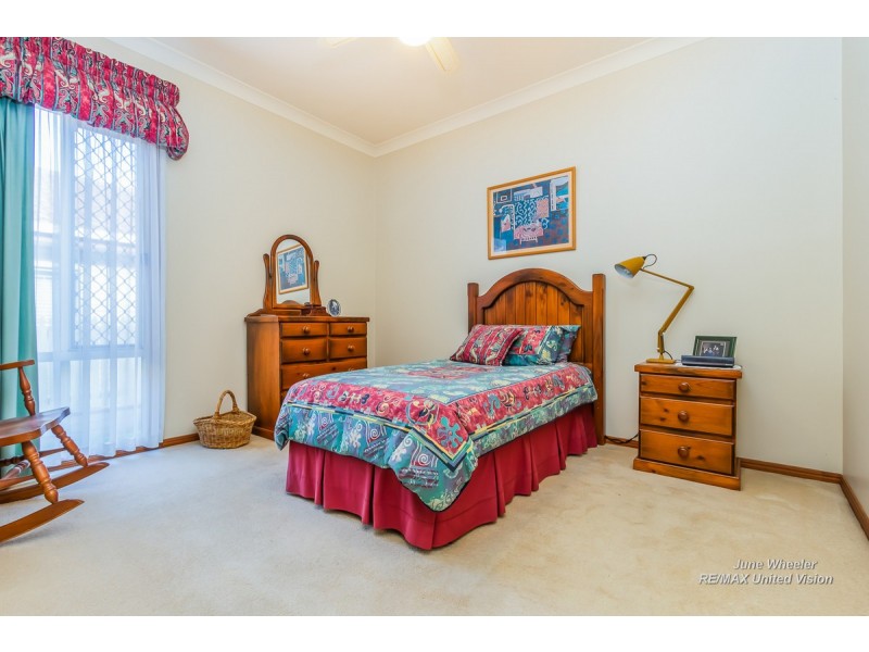 20 Oakmont Street, Carindale QLD 4152