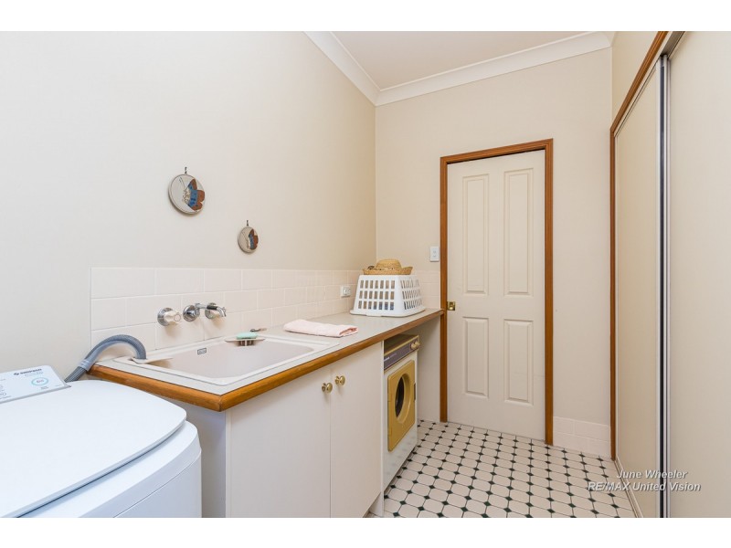 20 Oakmont Street, Carindale QLD 4152