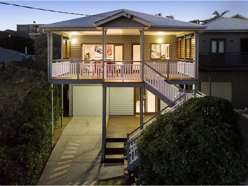 32 Cyril Street, Camp Hill QLD 4152