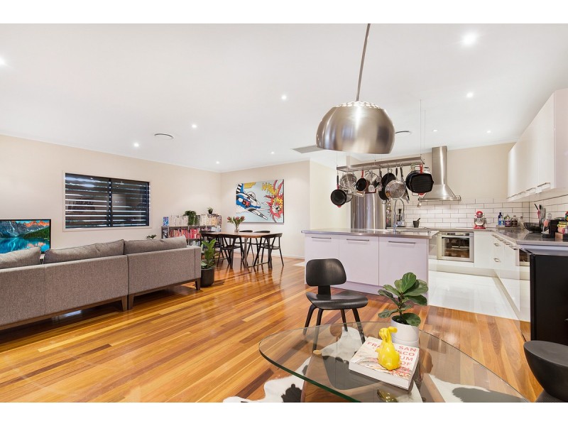 32 Cyril Street, Camp Hill QLD 4152