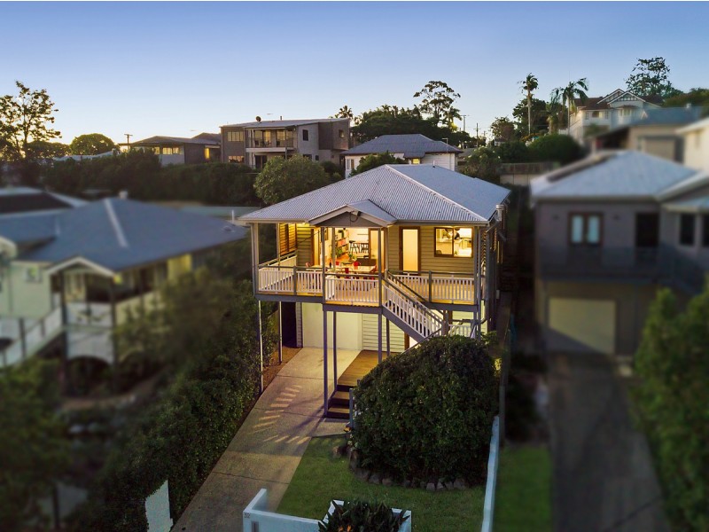 32 Cyril Street, Camp Hill QLD 4152