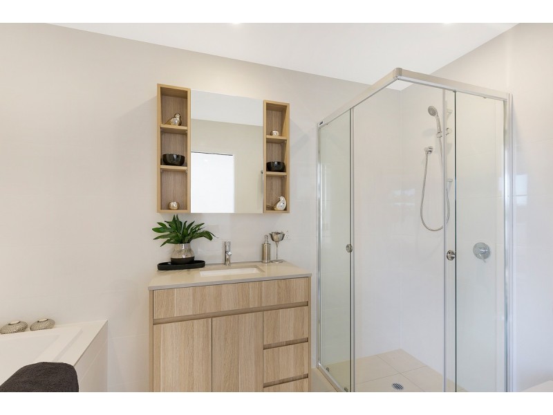 2/47 East Street, Camp Hill QLD 4152