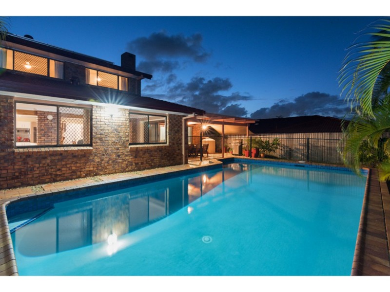 4 Kuhler Court, Carindale QLD 4152