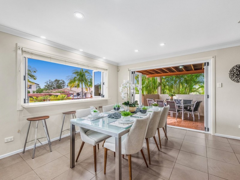 1 Hatherton Crescent, Carindale QLD 4152