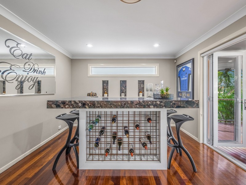 1 Hatherton Crescent, Carindale QLD 4152