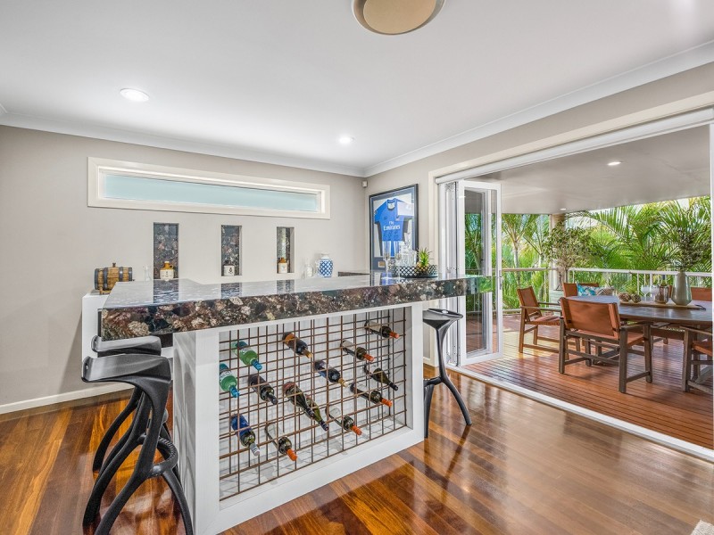 1 Hatherton Crescent, Carindale QLD 4152