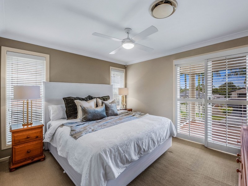 1 Hatherton Crescent, Carindale QLD 4152