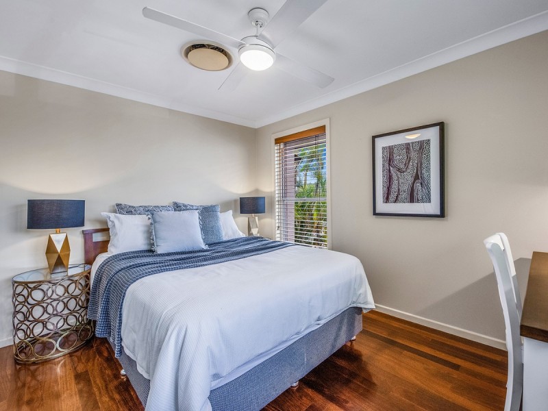 1 Hatherton Crescent, Carindale QLD 4152