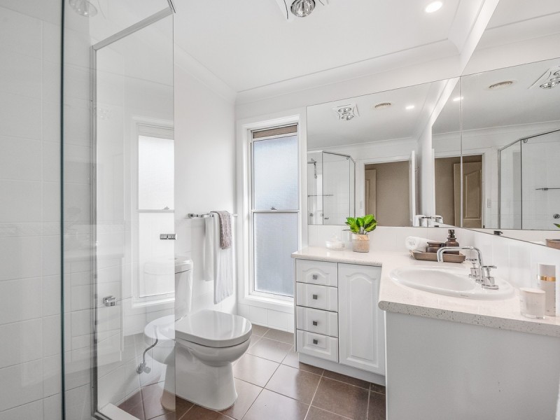 1 Hatherton Crescent, Carindale QLD 4152