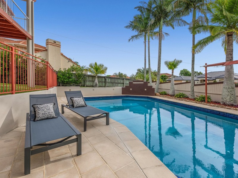 1 Hatherton Crescent, Carindale QLD 4152