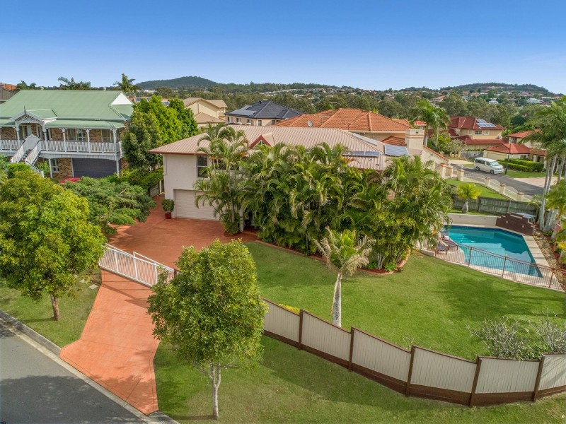 1 Hatherton Crescent, Carindale QLD 4152