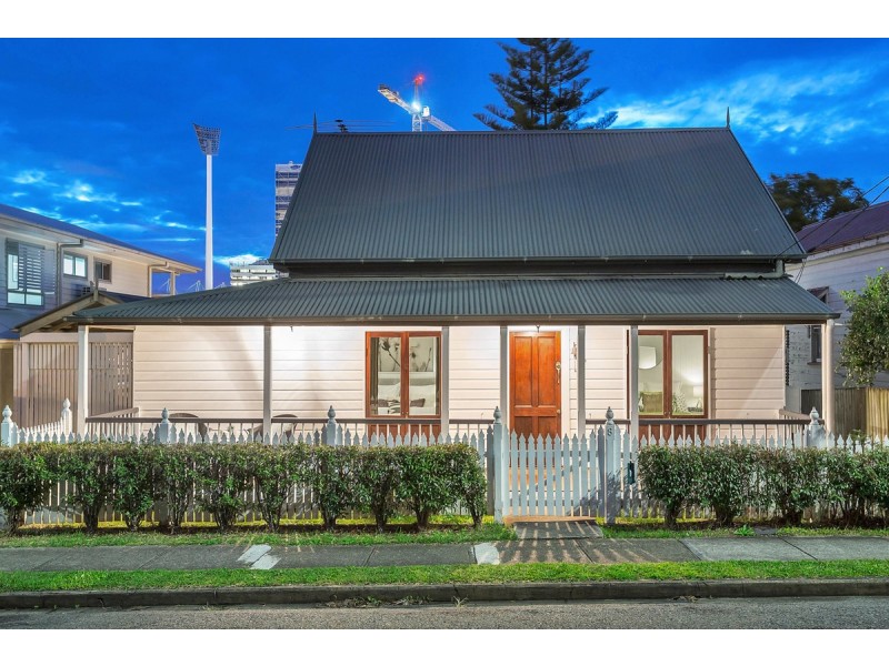 8 Blackall Terrace, East Brisbane QLD 4169