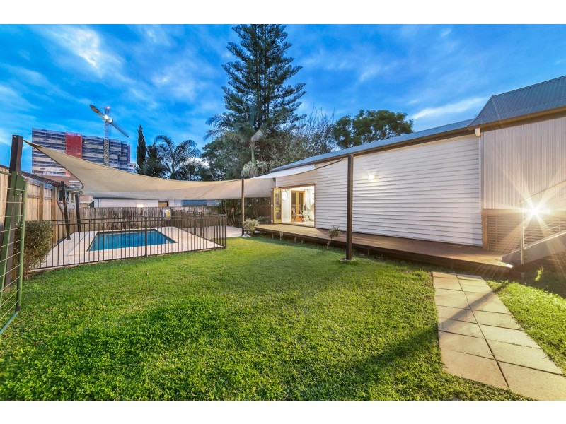 8 Blackall Terrace, East Brisbane QLD 4169