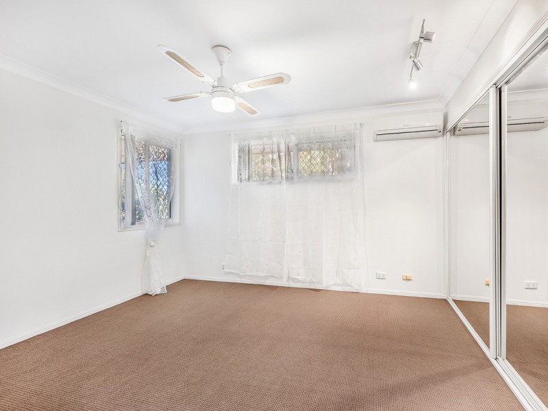 18 Corypha Crescent, Calamvale QLD 4116