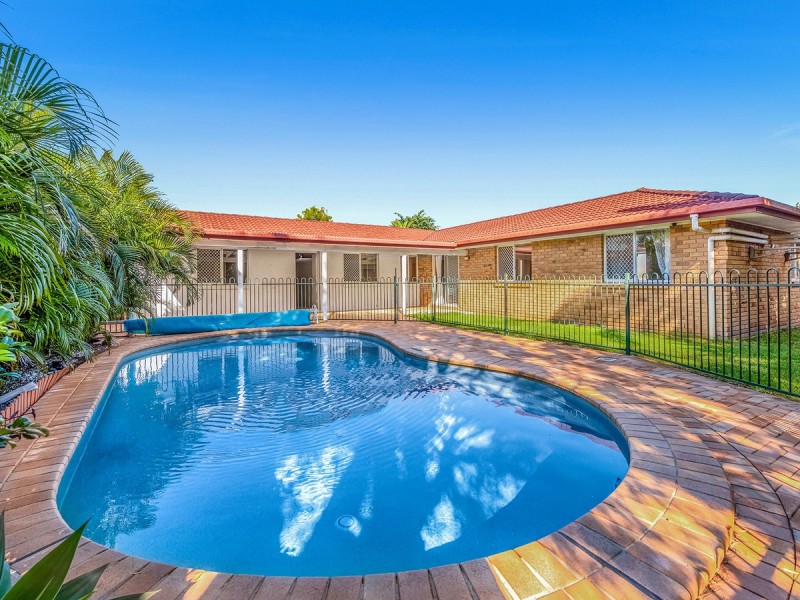 18 Corypha Crescent, Calamvale QLD 4116